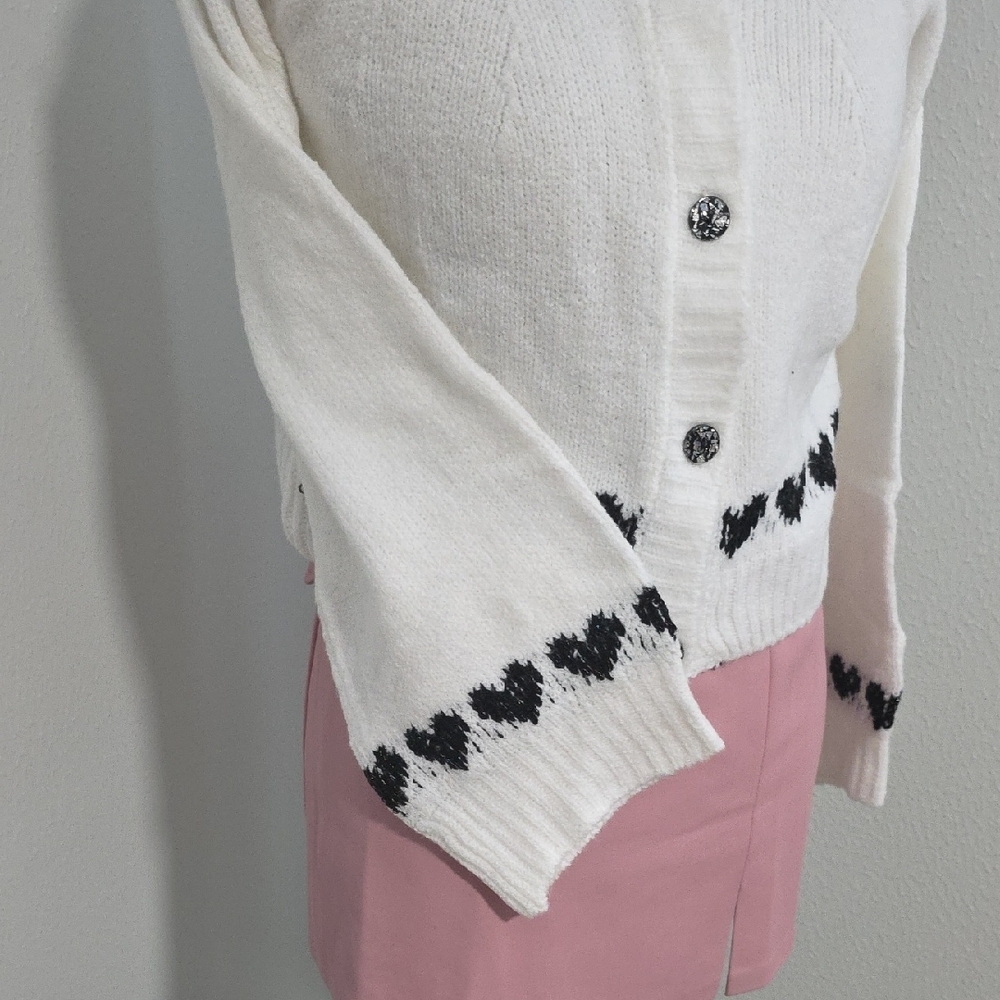Love Tree White/Black Heart Pattern Cropped Button Up Cardigan Sweater - Picture 3 of 5